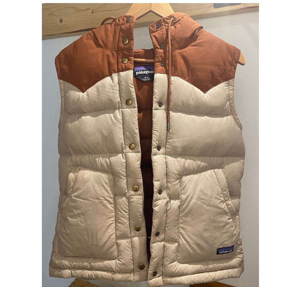 NWOT Patagonia Bivy Down Hooded Vest (orange/beige)